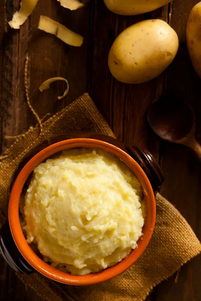 stock image Mashed Potatoes in Terracotta Pot on Wood