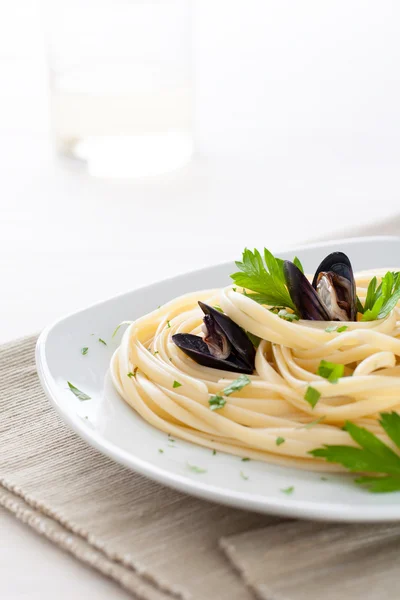 Linguine with Mussels — Stock Photo, Image