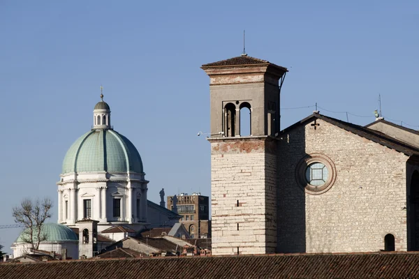 Katedralen och kyrkan brescia — Stockfoto
