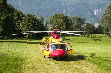 Acil durum kurtarma helikopteri