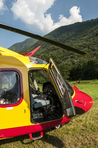 Emergency rescue helicopter — Stock Photo, Image