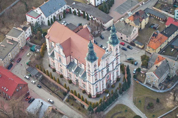 Вид с воздуха на церковь — стоковое фото
