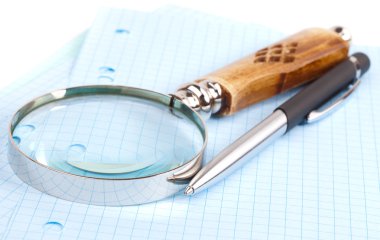 Magnifying glass clipart