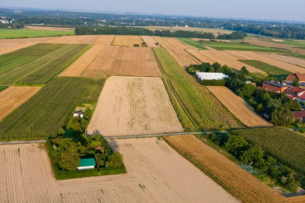 Вид с воздуха на сельскую местность — стоковое фото
