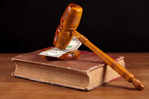 Judge gavel and money — Stock Photo, Image