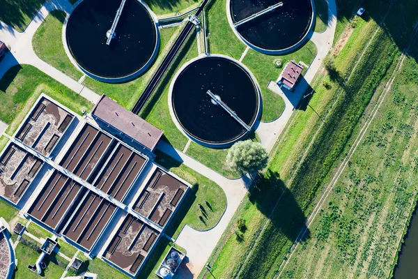 Vista aérea de planta de tratamiento de aguas residuales de la ciudad de Opole — Foto de Stock
