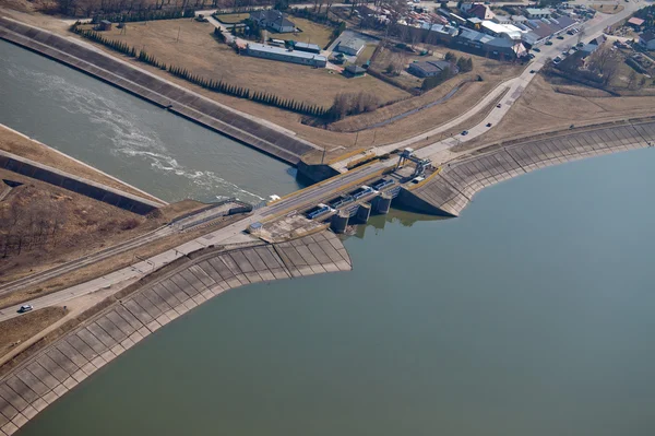 Dam поблизу Ниса місто в Польщі — стокове фото