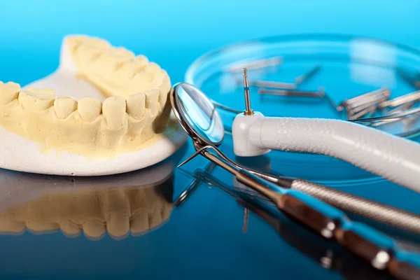 Tandläkare medicinsk utrustning — Stockfoto