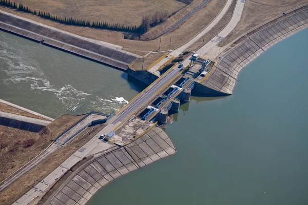 Vista aérea da barragem perto de nysa — Fotografia de Stock