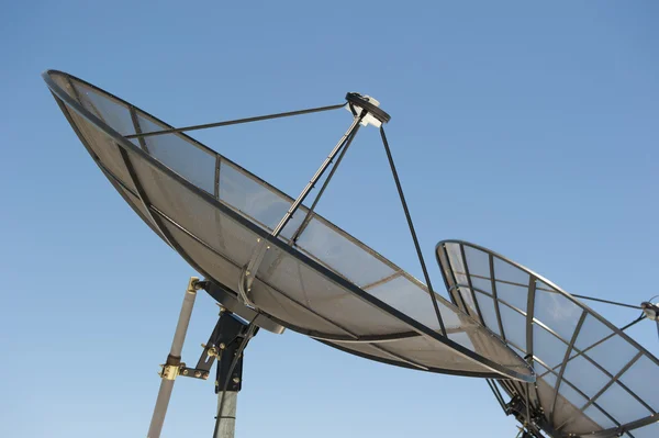 Uydu çanağı kablosuz iletişim — Stok fotoğraf