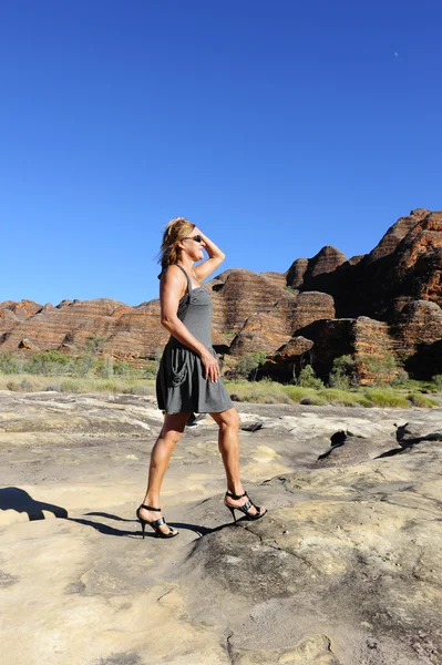 Sexy woman travelling in outback Australia — Stock Photo, Image