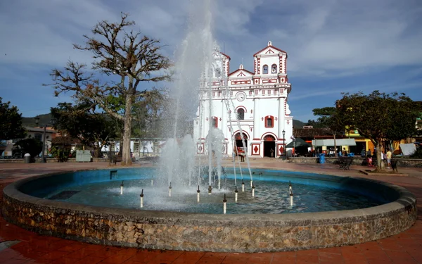 Guatape, 콜롬비아에 있는 교회. 스톡 사진