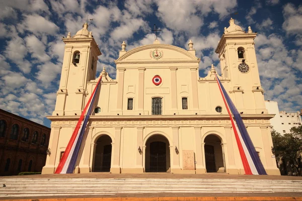 Katholische Kathedrale von vorne in Asuncion, Paraguay. Stockbild