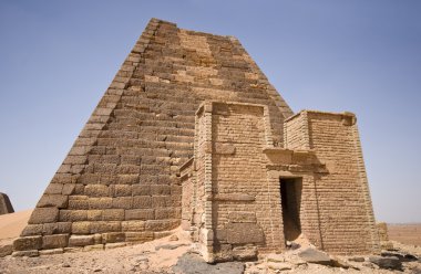 Sudanese pyramid clipart