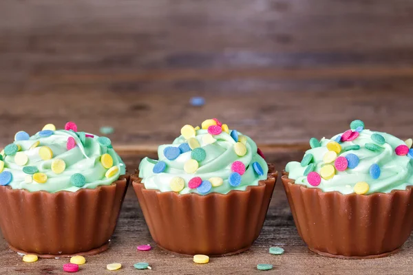 Colorful chocolate cupcakes — Stock Photo, Image