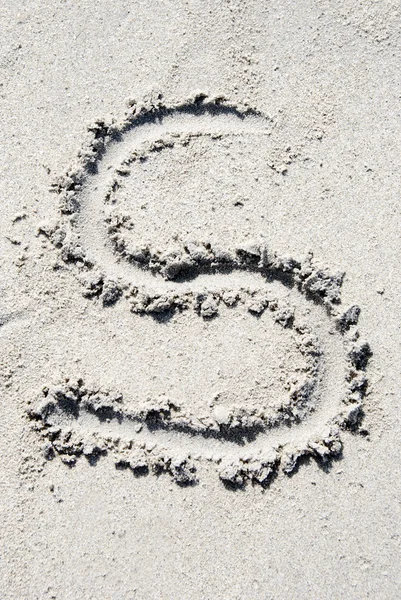 Písečná pláž abeceda: písmeno S — Stock fotografie