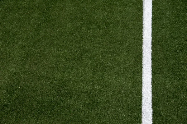 サッカーのフィールド上の白のストライプ — ストック写真