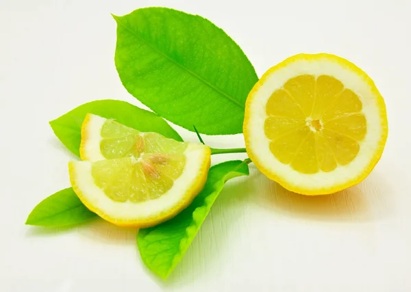Скибочками лимона — стокове фото