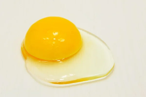 Egg white and yolk — Stock Photo, Image