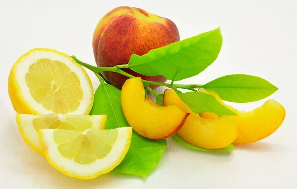 Lemon and peach — Stock Photo, Image