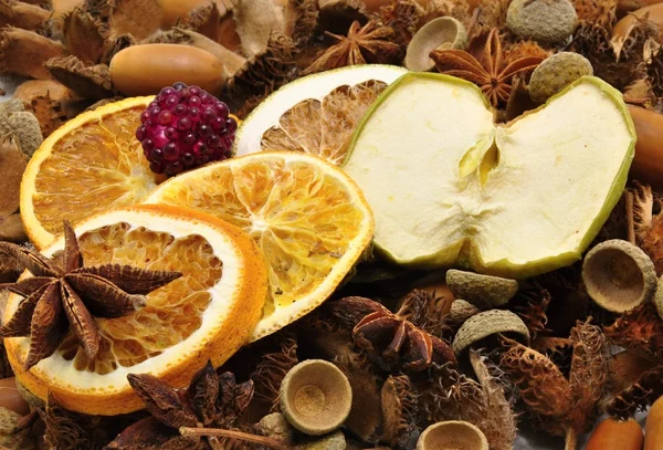 Decorazioni autunnali frutta — Foto Stock