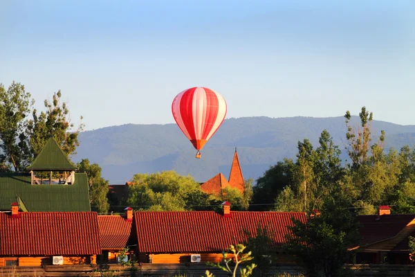 Flyvning af varmluftsballonen - Stock-foto