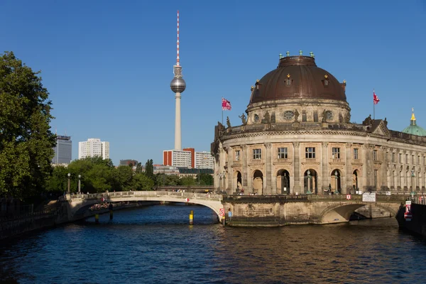 Widok na Muzeum Bodego na wyspa muzeów w Berlinie — Zdjęcie stockowe