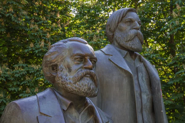 Karl Marx and Friedrich Engels — Stock Photo, Image