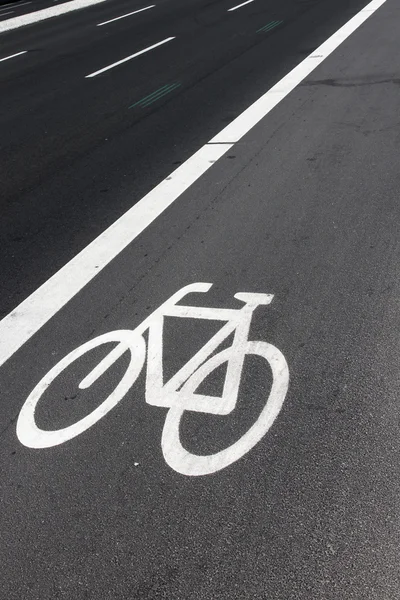 自行车专用车道道路上 图库图片