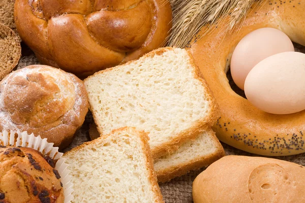 Ekmek, yumurta, çörekler — Stok fotoğraf