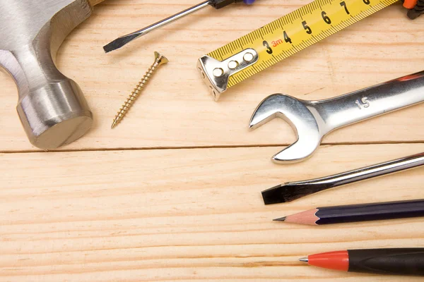 Werkzeuge auf Holz — Stockfoto