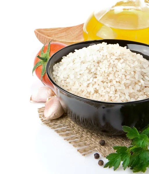 Pirinç ve sağlıklı gıda üzerine beyaz izole — Stok fotoğraf