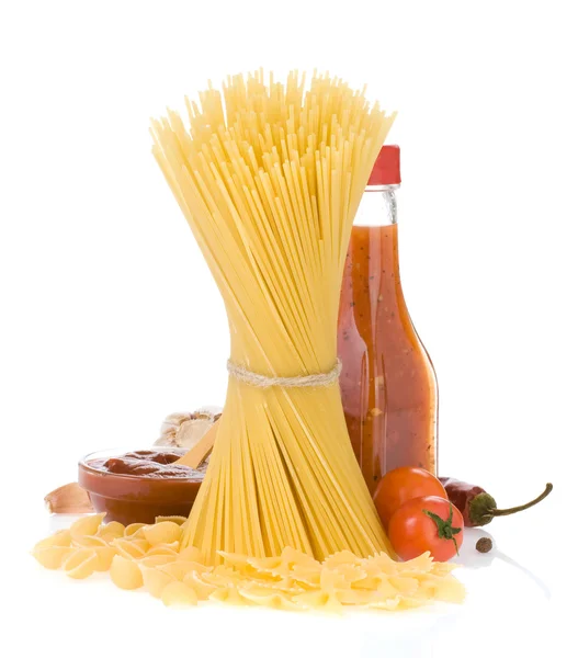 意大利面和食品原料 — 图库照片