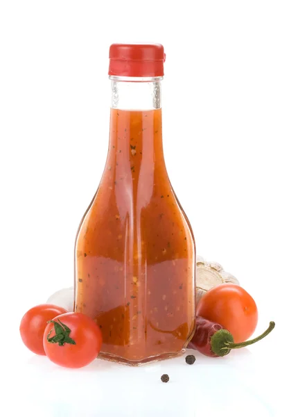 Ketchup Chili isolado em branco — Fotografia de Stock