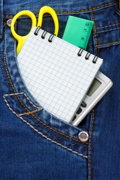 Caderno e lápis em jeans — Fotografia de Stock