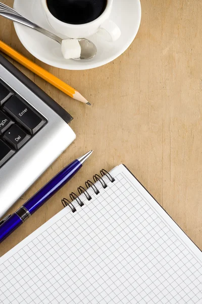 Billentyűzet, a notebook és a kávé — Stock Fotó