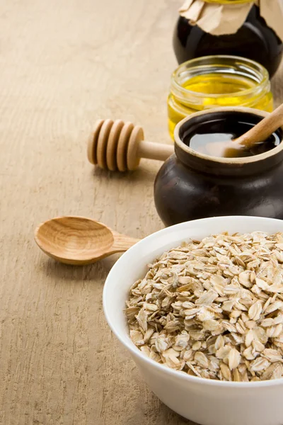 Cereales copos de avena y alimentos saludables — Foto de Stock