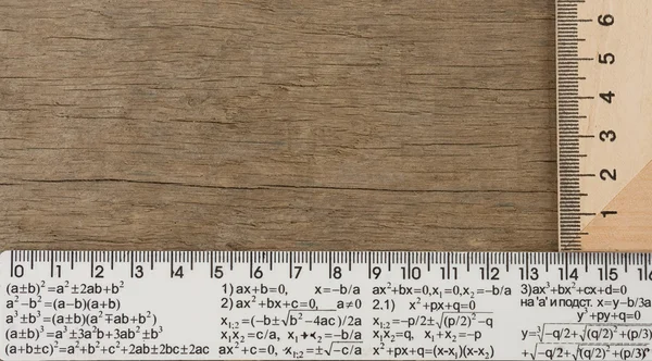 Lineale auf Holz Hintergrund — Stockfoto