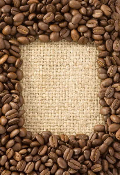 Koffie bonen op zak — Stockfoto