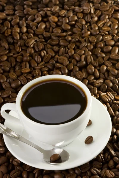 Φλιτζάνι καφέ σε κόκκους — Φωτογραφία Αρχείου