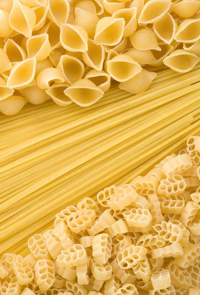 Okokt rå pasta — Stockfoto