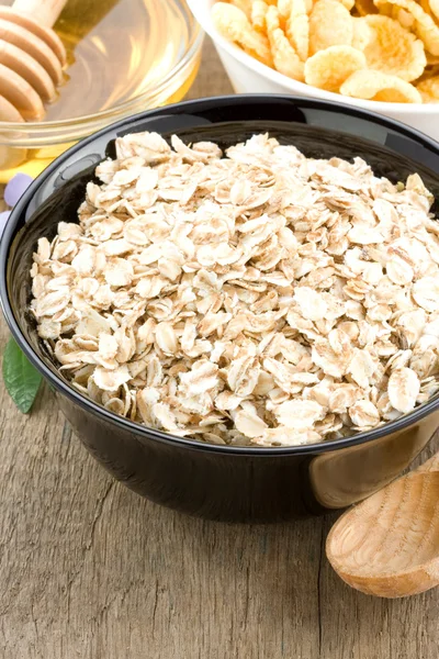 Cereales copos de avena y alimentos saludables — Foto de Stock