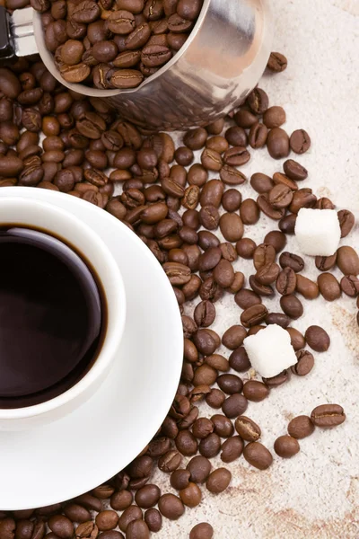 Горшок и чашка кофе — стоковое фото