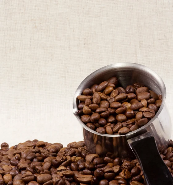 Кофе-бобы и скуп — стоковое фото