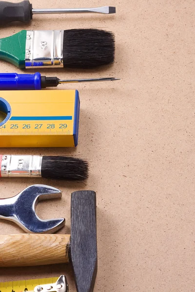 Werkzeuge auf Holzboden — Stockfoto