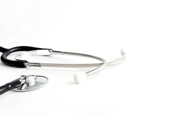 白い背景で聴診器 — ストック写真