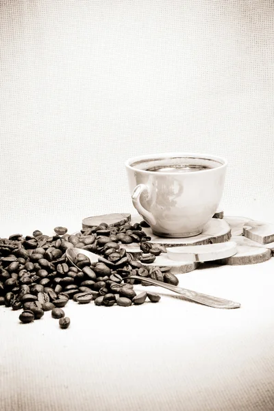 Чашка кофе и ложка — стоковое фото