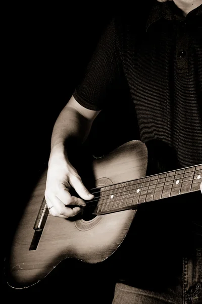 Człowiek i gitara — Zdjęcie stockowe