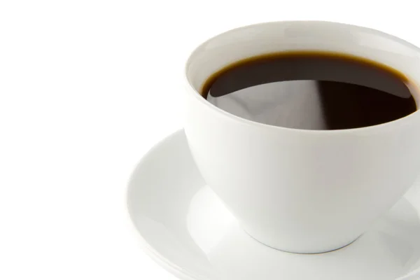 Tasse voll Kaffee isoliert auf weiß — Stockfoto