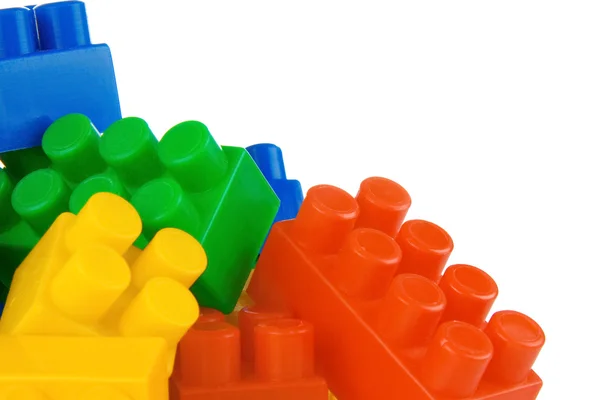 Diversi giocattoli mattoni isolati su bianco — Foto Stock